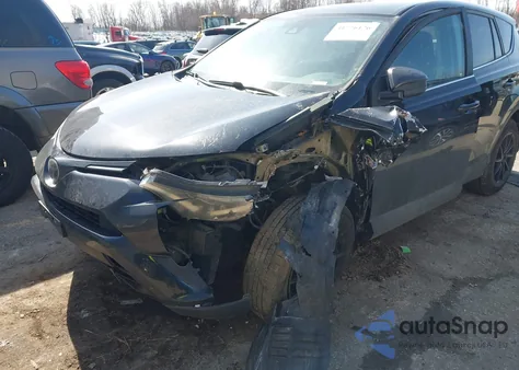2017 Toyota Rav4 Le z USA, uszkodzony, nr VIN 2T3BFREV8HW630730